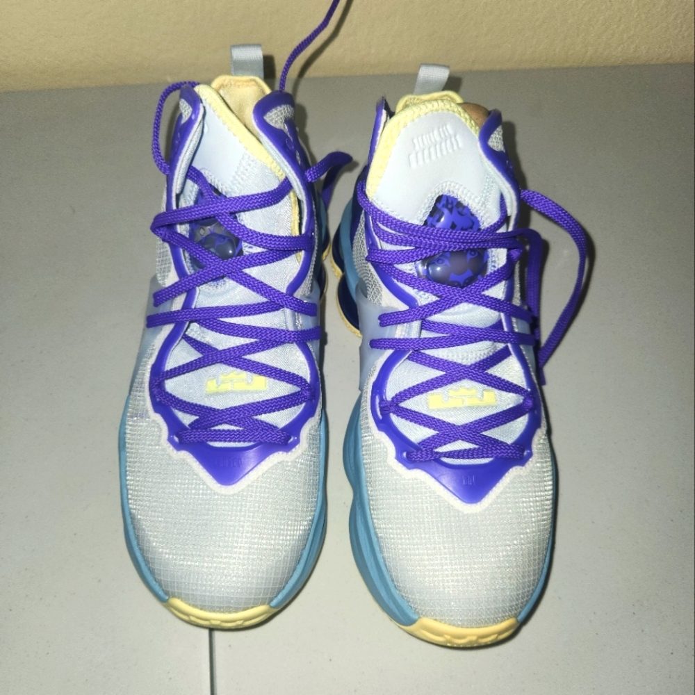Lebron XIX Basketball Shoes 7Y